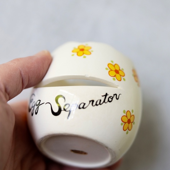 Vintage Lugene's Ceramic Egg Separator Cream with Flowers Pattern made in Japan - Picture 2 of 8